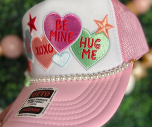 Presentational Sweethearts & Snapbacks visual