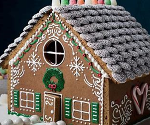 Presentational Gingerbread House Decorating visual